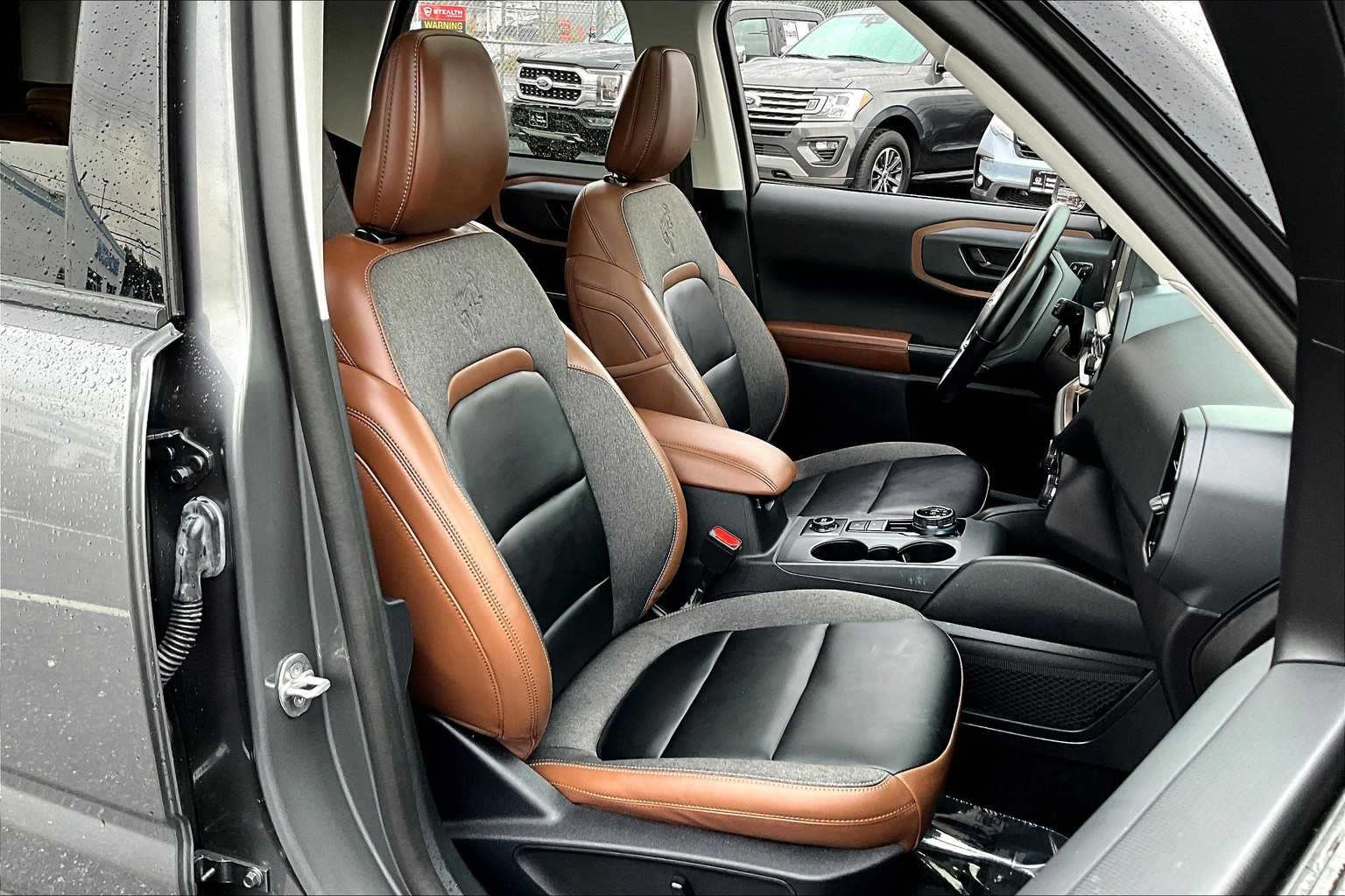 2024 Ford Bronco Sport Outer Banks photo 8