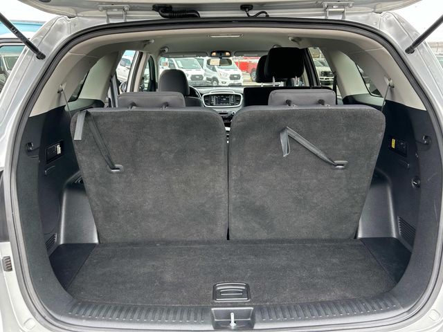 2019 Kia Sorento S photo 11