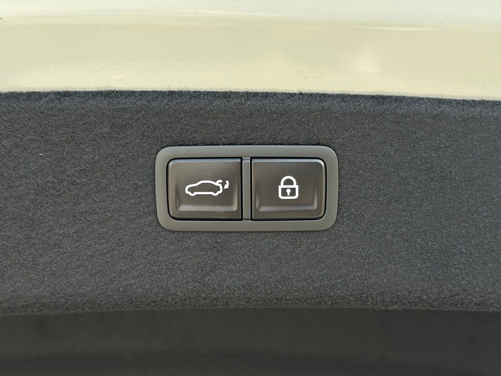 2026 Genesis G80 2.5T Sport Prestige AWD photo 12