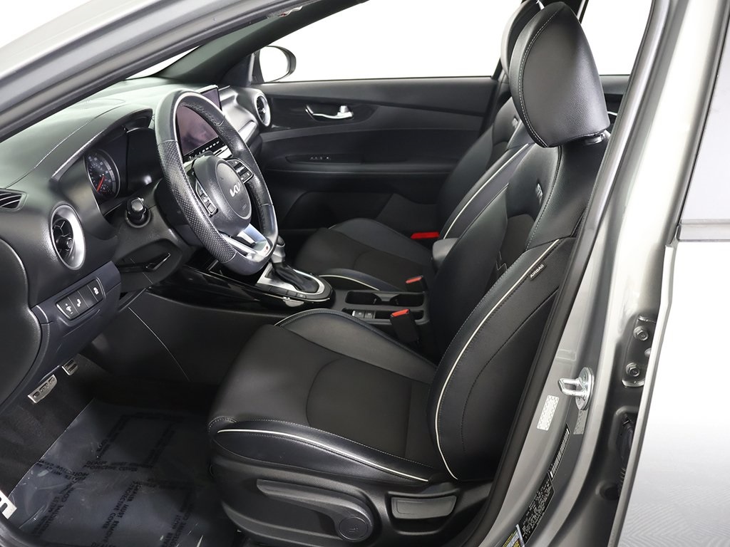 2023 Kia Forte GT-Line photo 30