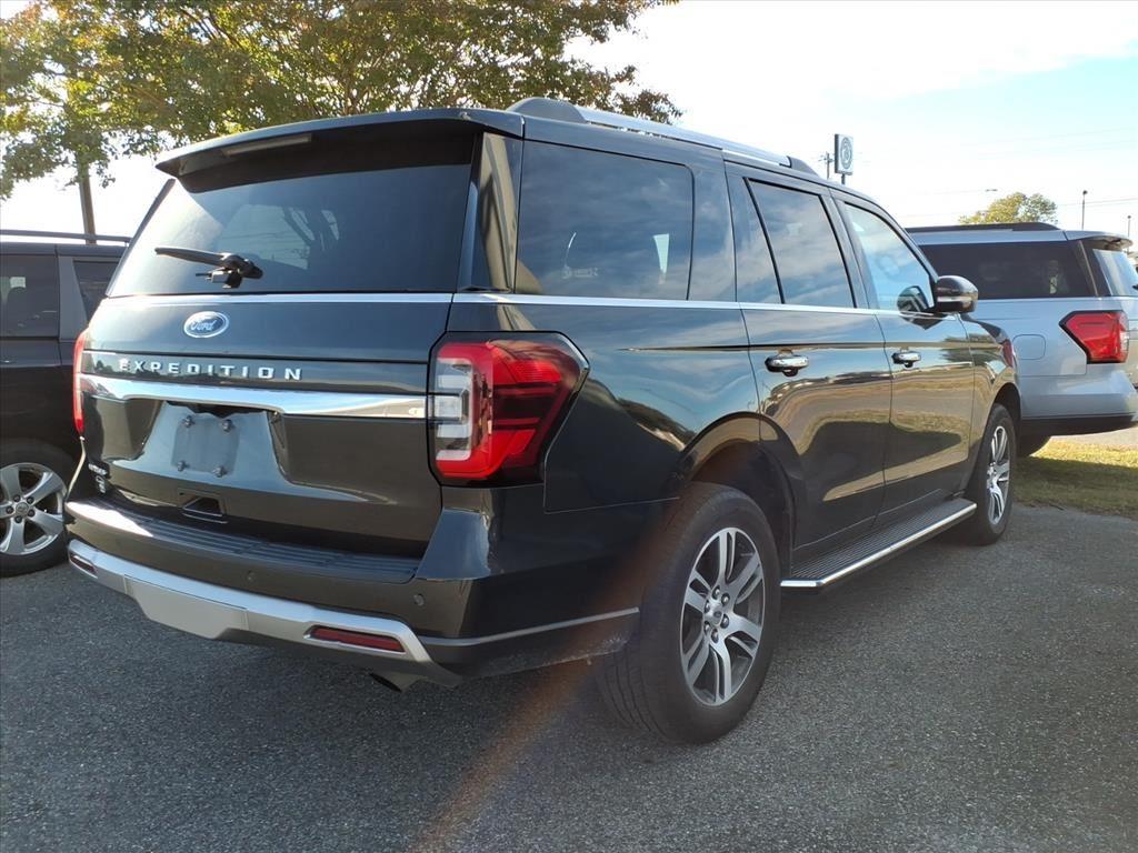 2023 Ford Expedition Limited photo 2
