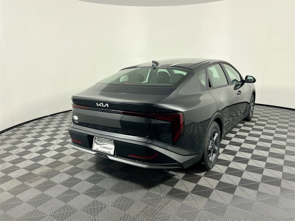 2025 Kia K4 LXS photo 3