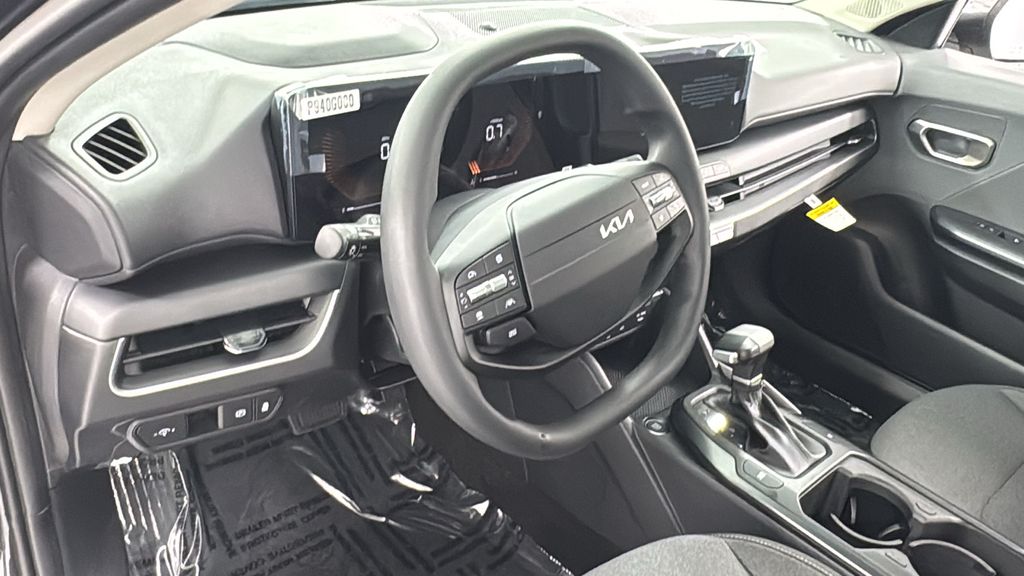 2025 Kia K4 LXS photo 27
