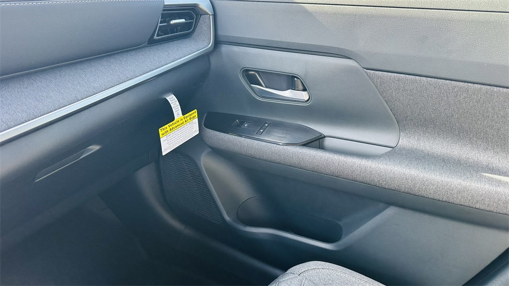 2026 Nissan Kicks SV photo 20