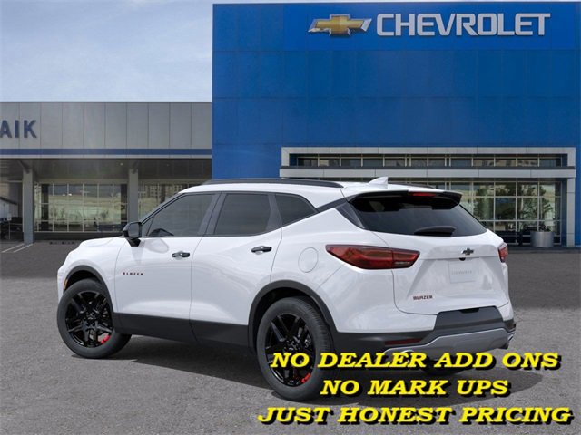 2025 Chevrolet Blazer 2LT photo 2