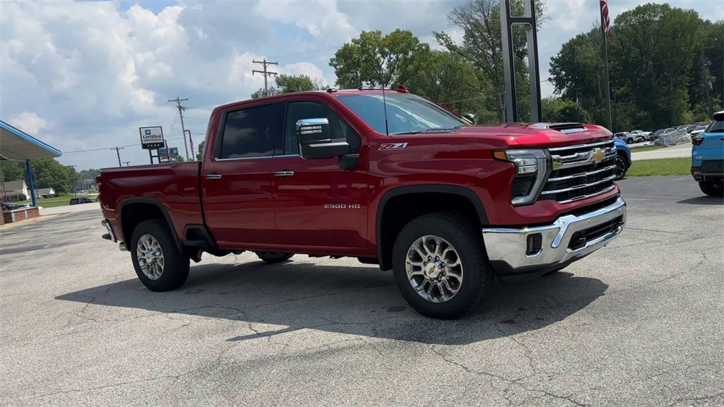 2025 Chevrolet Silverado 2500HD LTZ photo 3