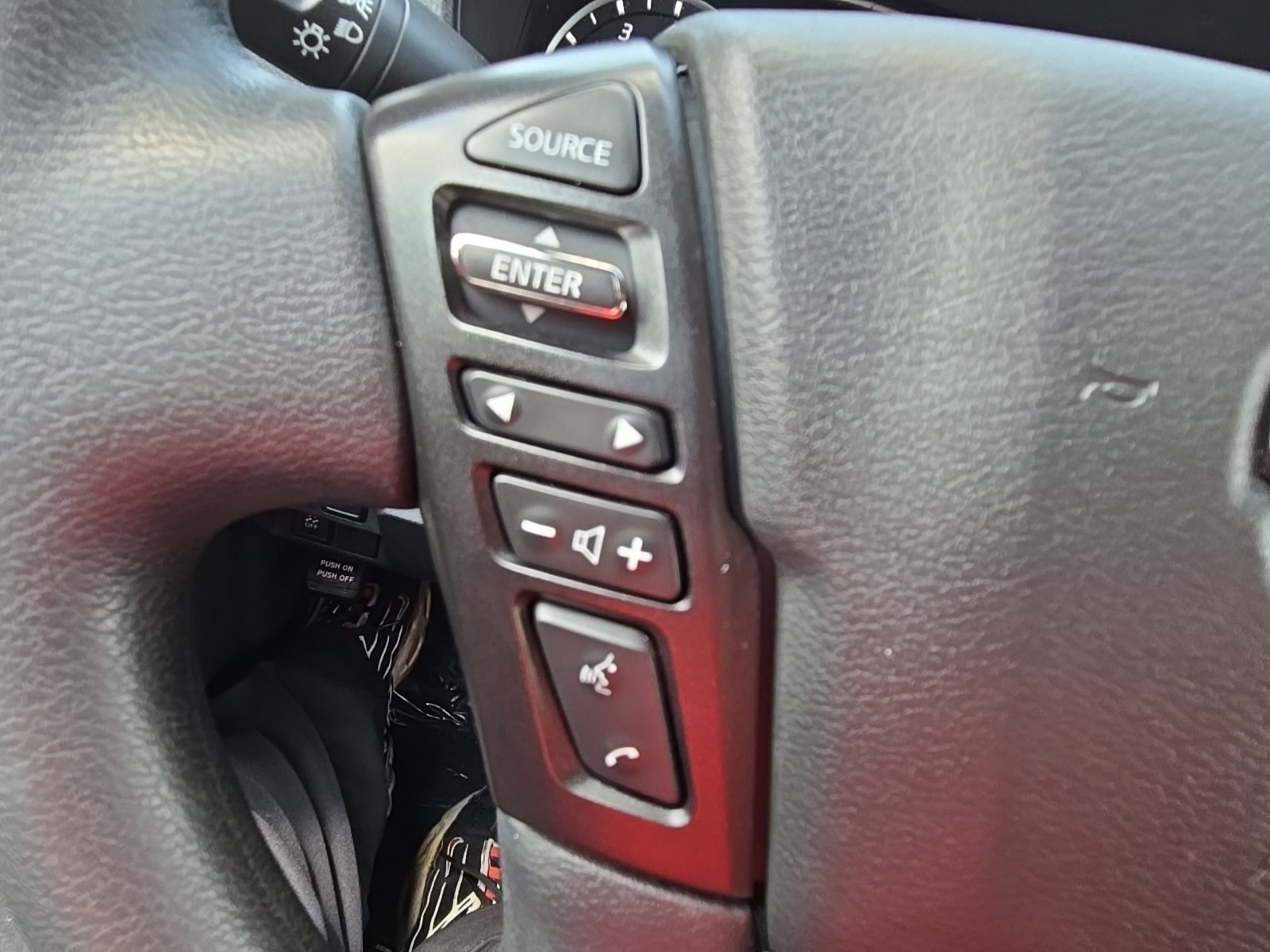 2023 Nissan Frontier SV photo 22