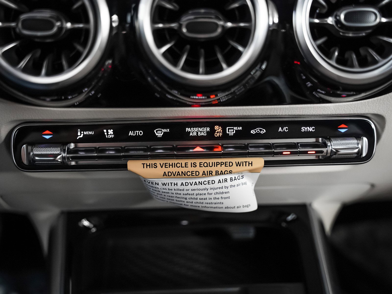 2025 Mercedes Benz GLA 250 4MATIC photo 14
