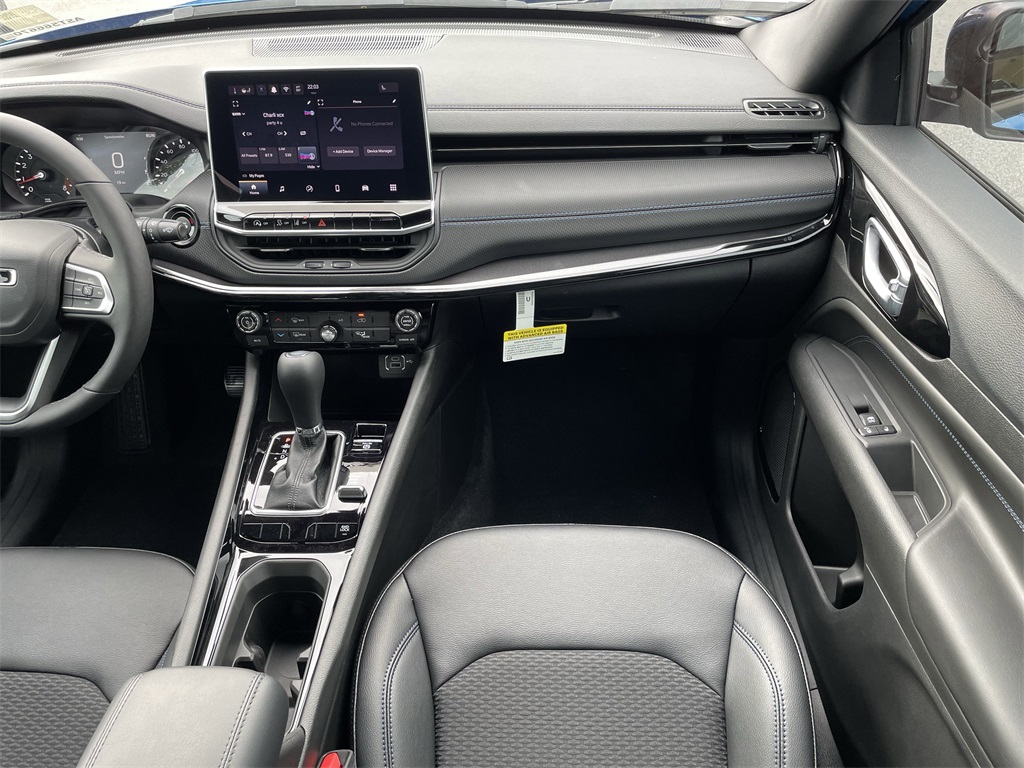 2025 Jeep Compass Latitude photo 15