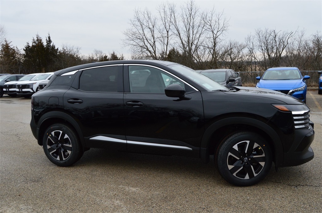 2025 Nissan Kicks SV photo 3