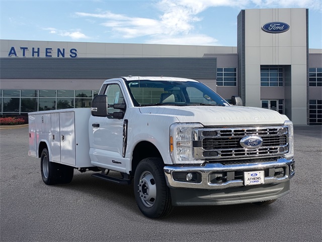 2026 Ford F-350 Super Duty Chassis Cab XL's photo