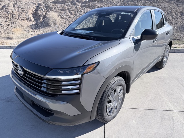 2026 Nissan KICKS S's photo