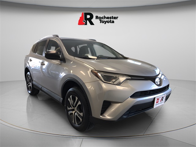 2017 Toyota RAV4 LE's photo