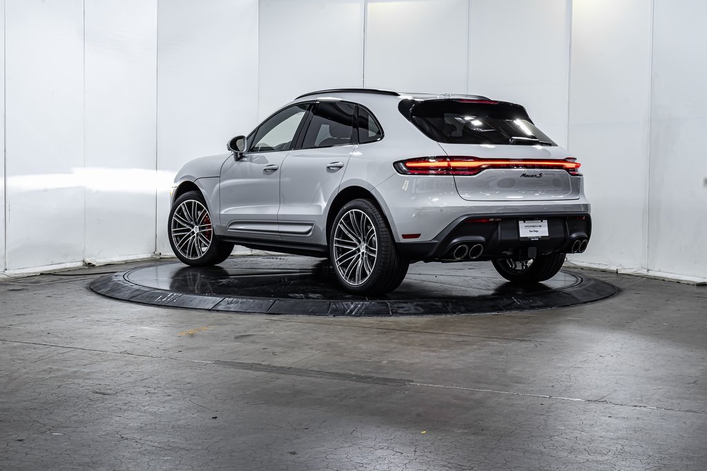 2025 Porsche Macan S photo 3