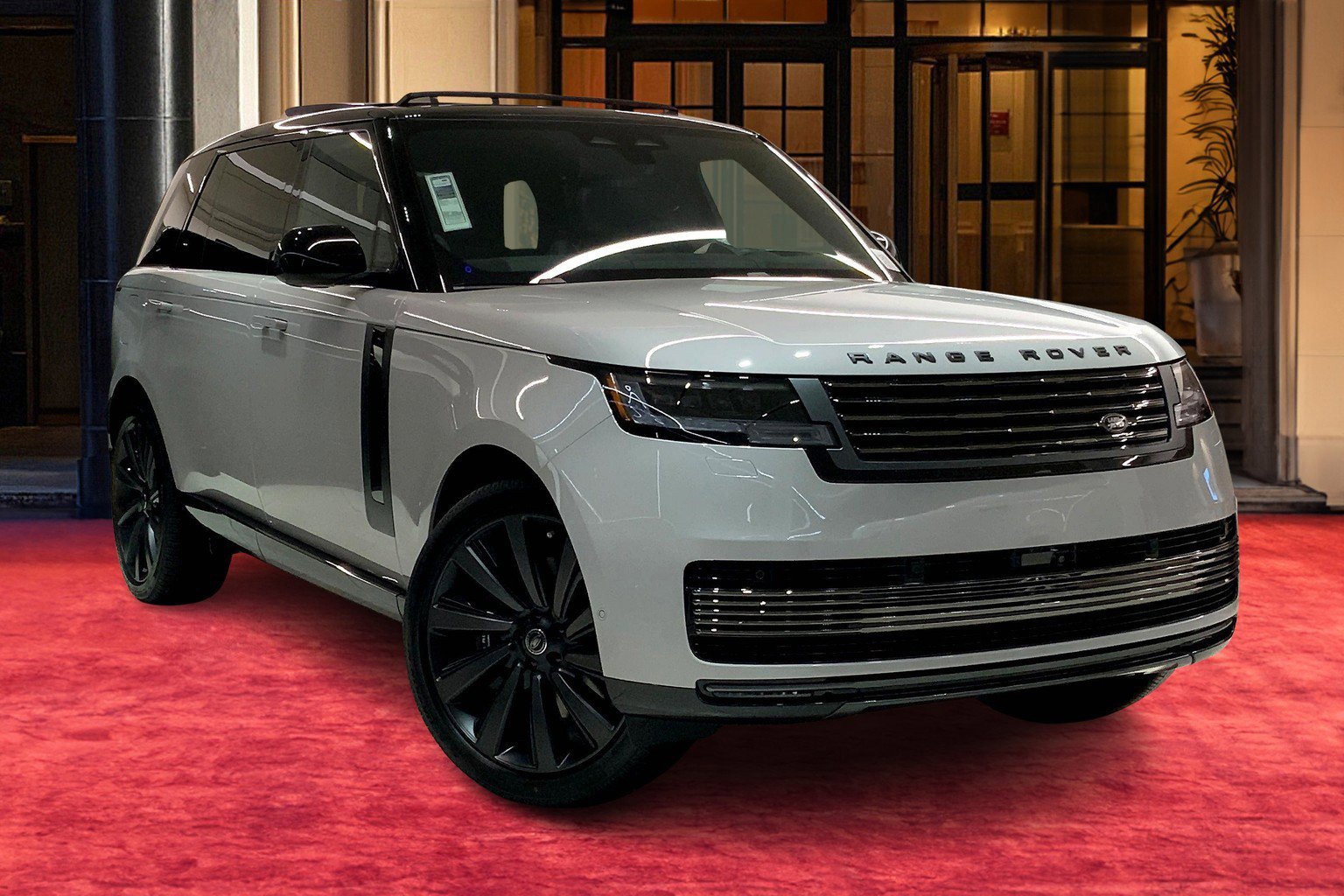 2025 Land Rover Range Rover SV photo 10