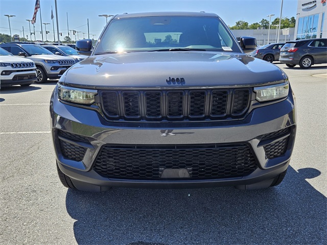 2025 Jeep Grand Cherokee Altitude X photo 2