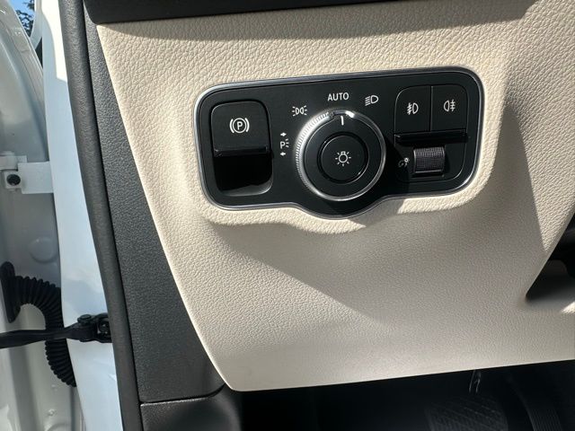 2025 Mercedes Benz GLB 250 4MATIC photo 11