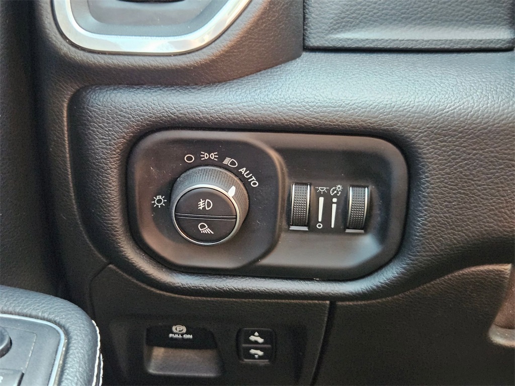 2019 Ram 1500 Laramie photo 20