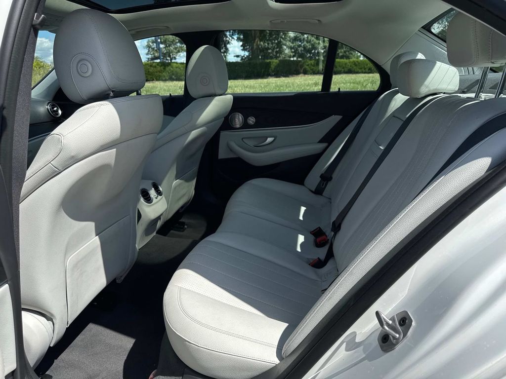 2021 Mercedes Benz E 350 4MATIC photo 10