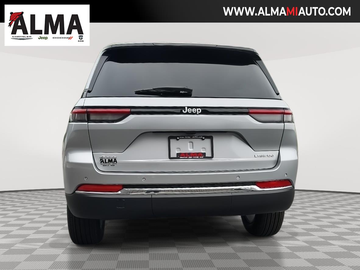 2025 Jeep Grand Cherokee Laredo X photo 4