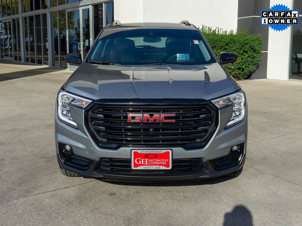 2023 Gmc Terrain SLT photo 2