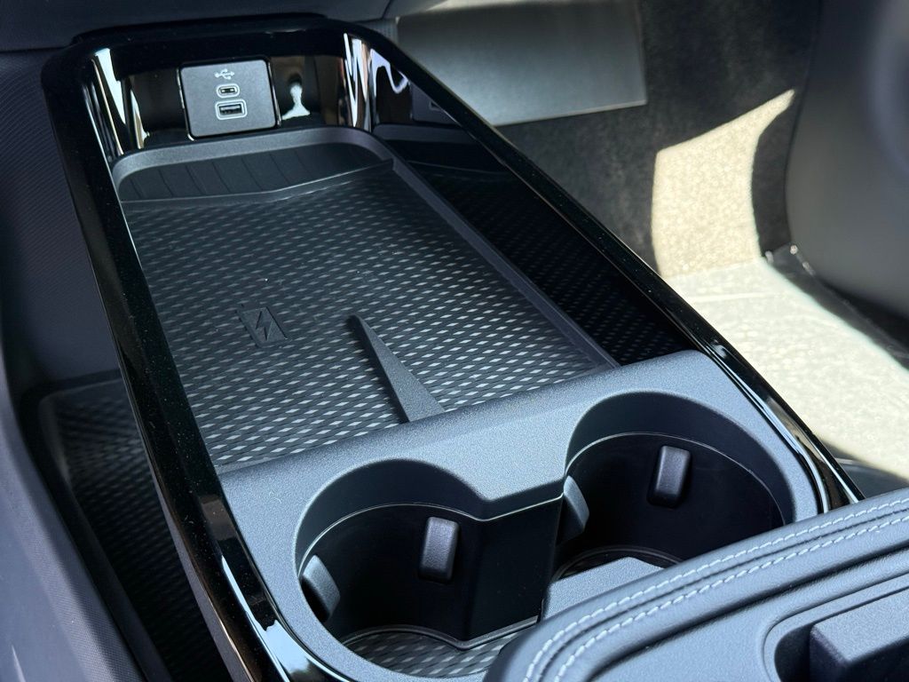 2025 Ford Mustang Mach-E Select photo 11