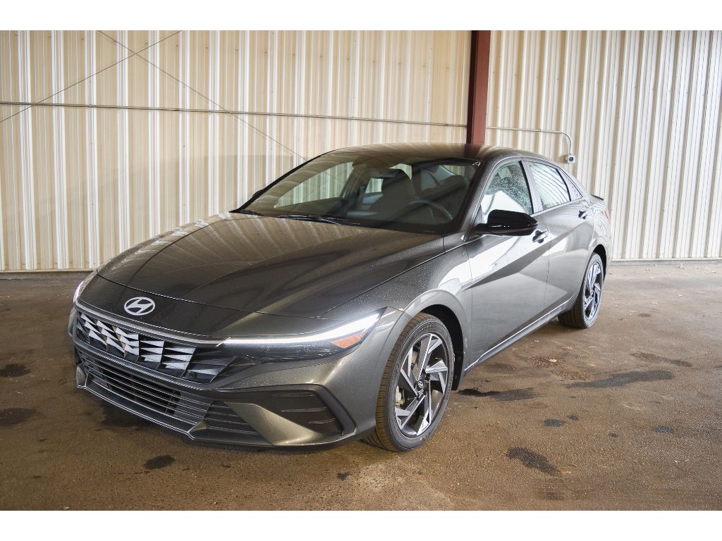 2025 Hyundai Elantra SEL Sport photo 3