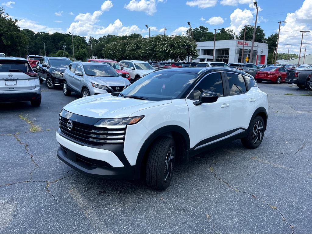 2025 Nissan Kicks SV photo 3