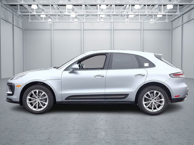 2024 Porsche Macan Base photo 2