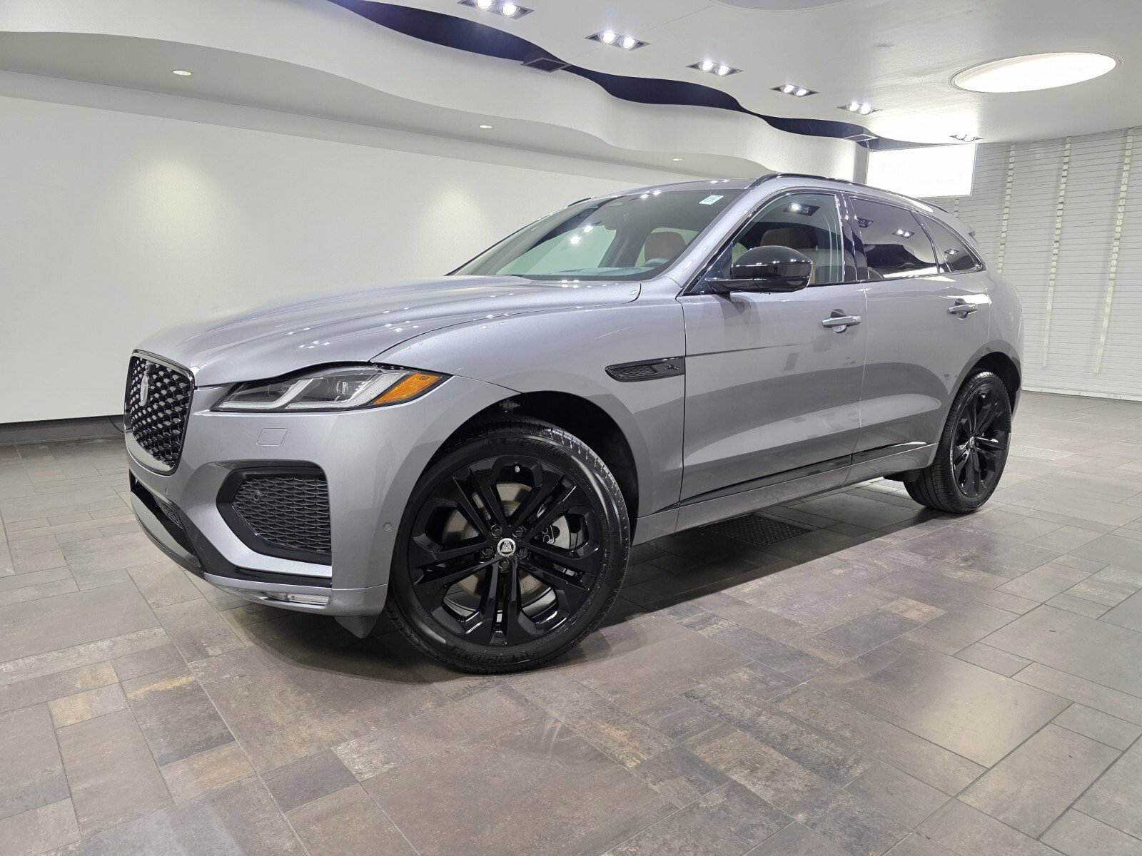 2026 Jaguar F-Pace R-Dynamic S's photo