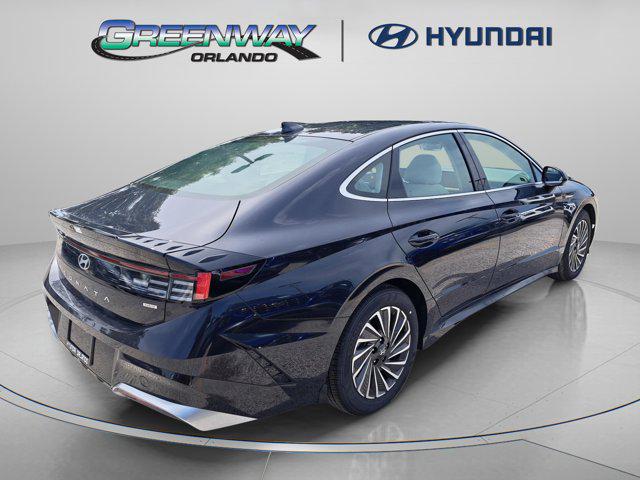 2025 Hyundai Sonata Hybrid SEL photo 3