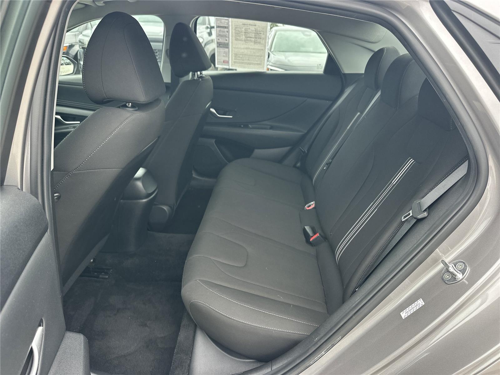 2023 Hyundai Elantra SEL photo 18