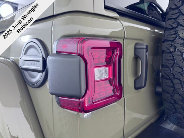 2025 Jeep Wrangler Rubicon photo 13