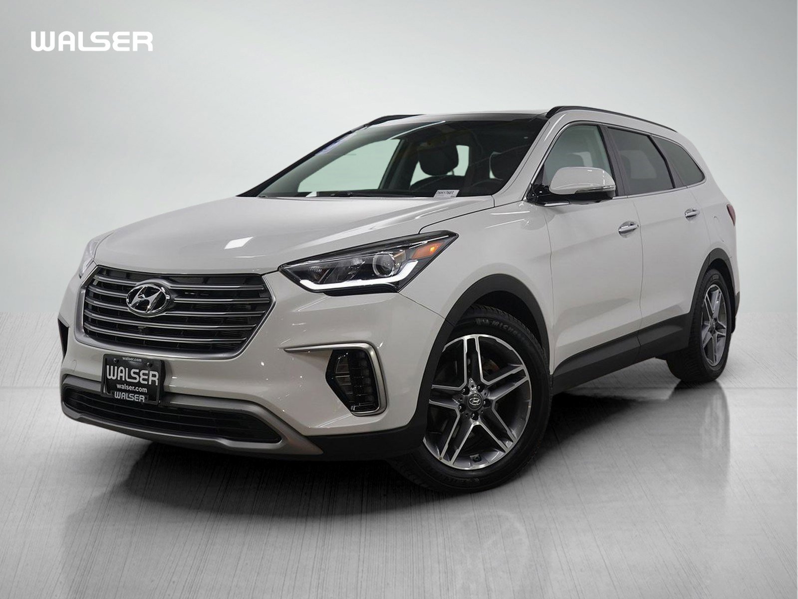 2017 Hyundai Santa Fe SE Ultimate's photo