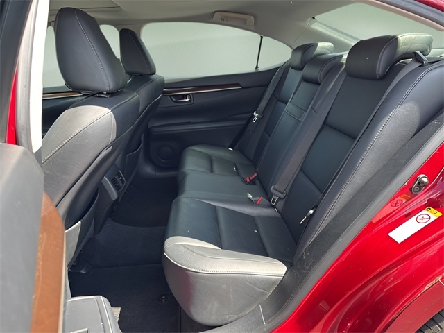 2013 Lexus ES 350 photo 12