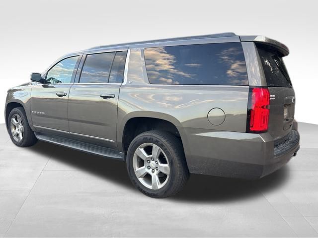 2016 Chevrolet Suburban LT photo 7