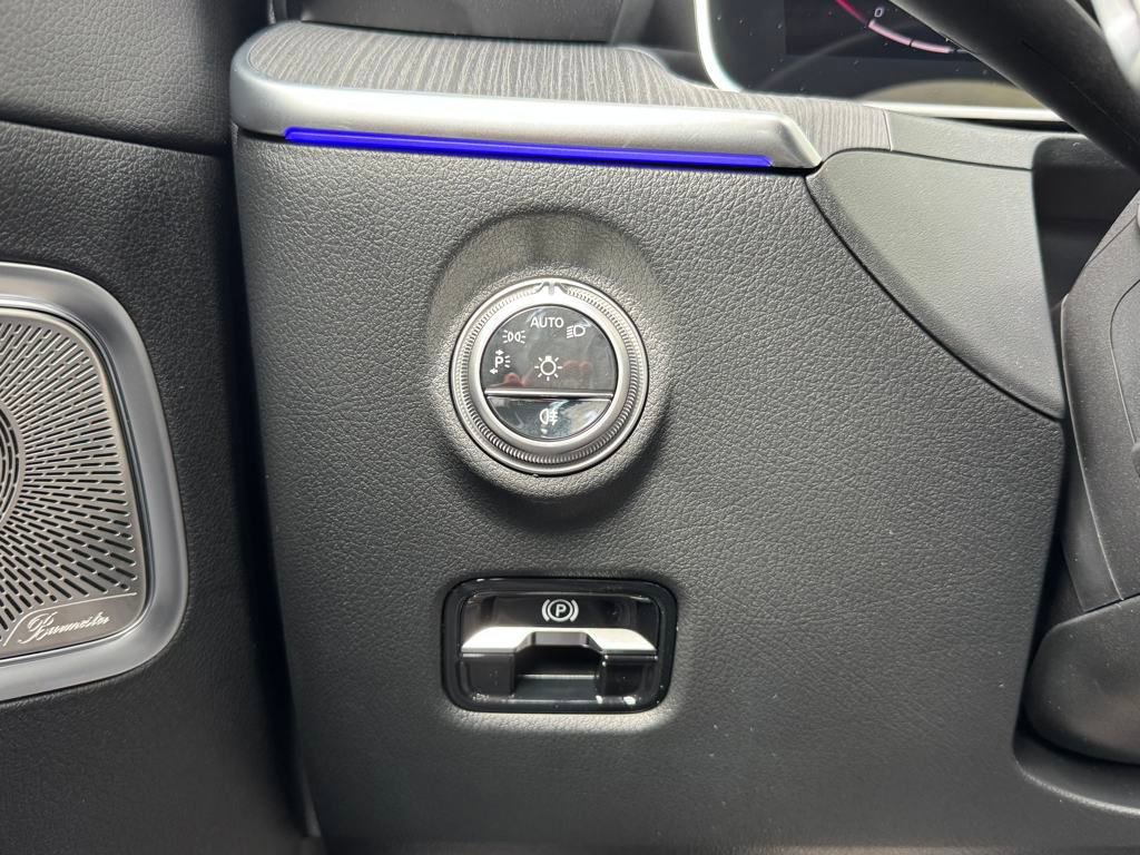 2025 Mercedes Benz C 300 photo 23
