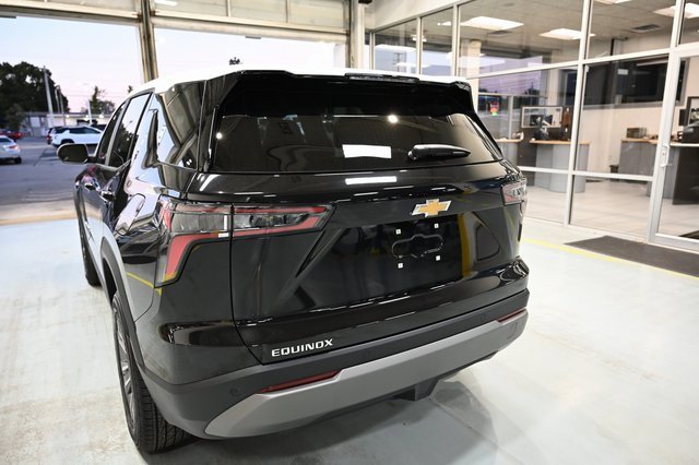 2026 Chevrolet Equinox LT photo 4