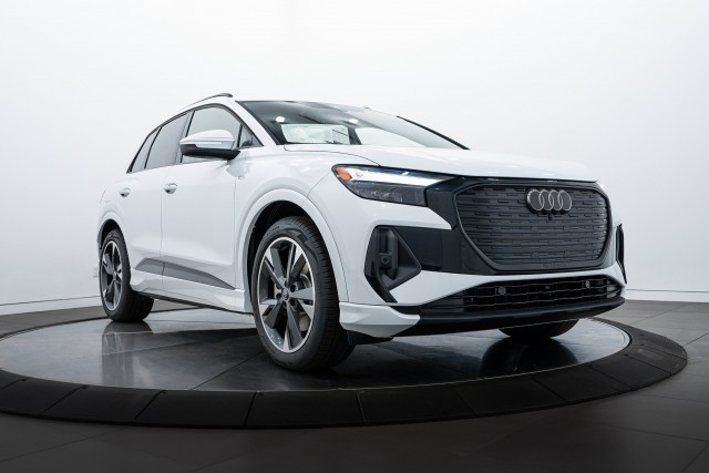 2025 Audi Q4 e-tron Premium Plus