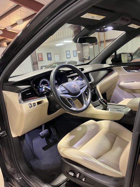 2018 Cadillac XT5 Luxury photo 8