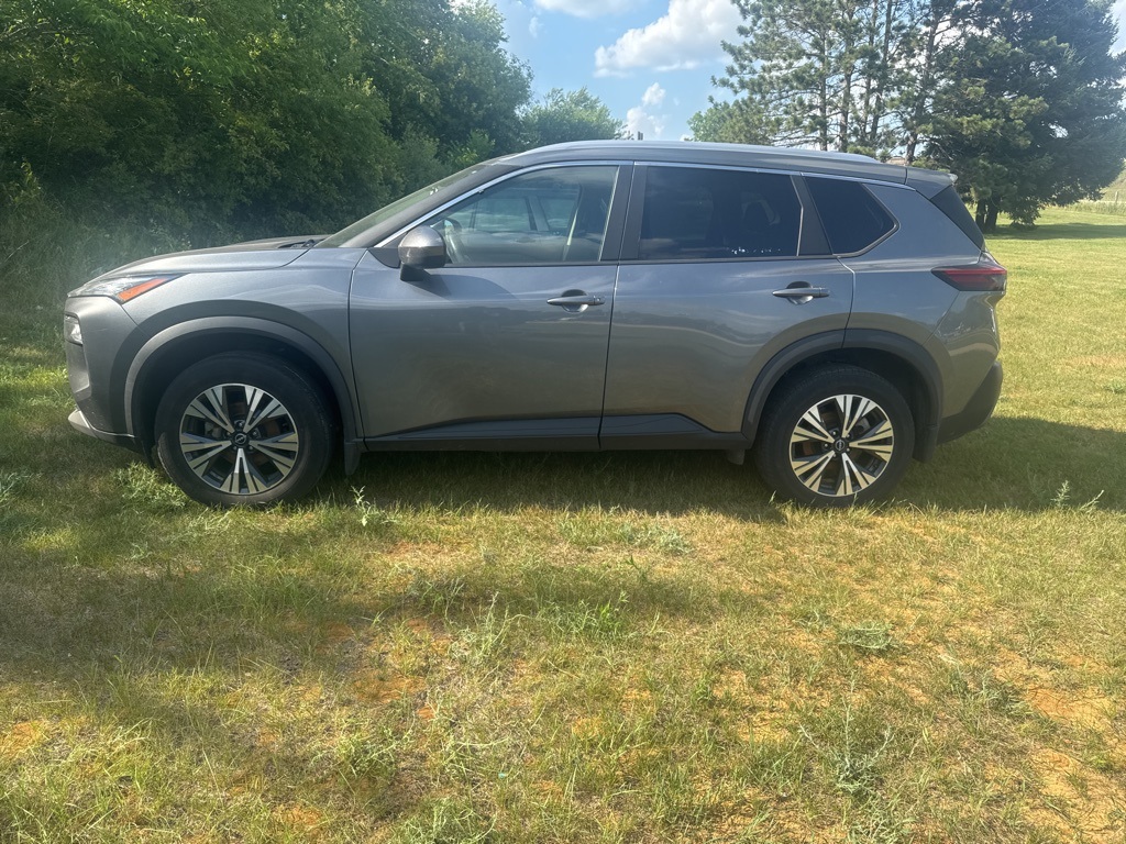 2023 Nissan Rogue SV photo 3
