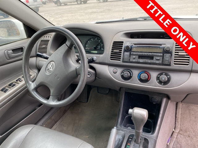 2004 Toyota Camry LE photo 4