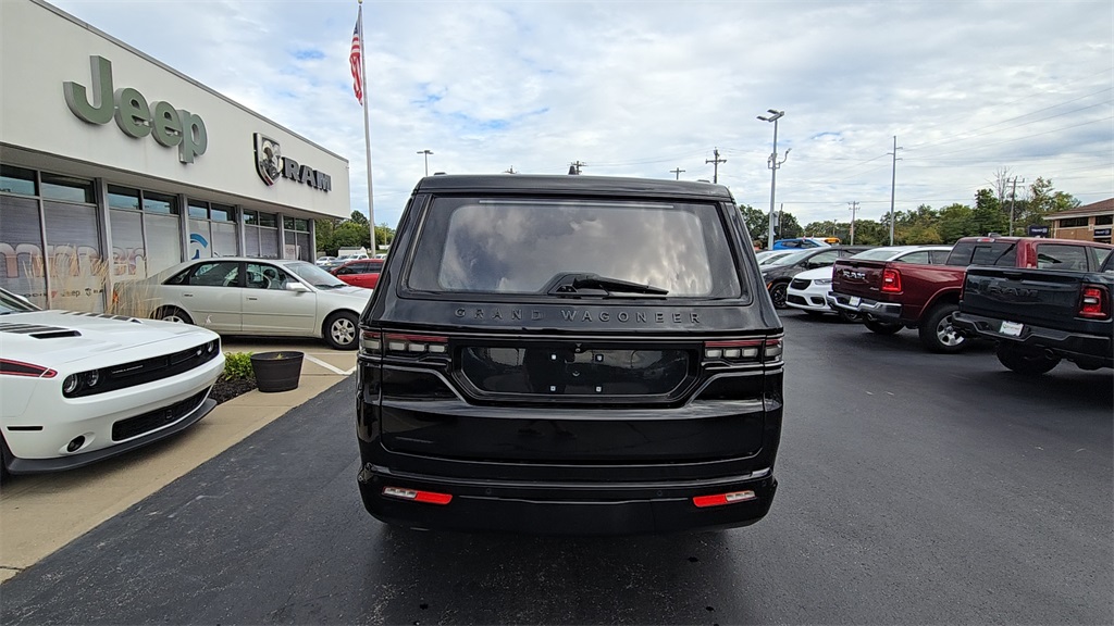 2022 Jeep Grand Wagoneer II photo 4