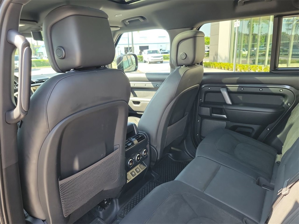 2023 Land Rover Defender 110 V8 photo 16