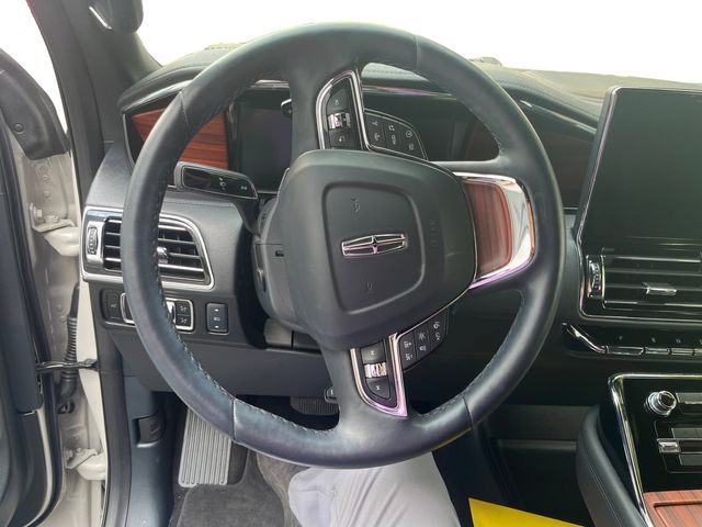 2024 Lincoln Navigator L Reserve photo 9