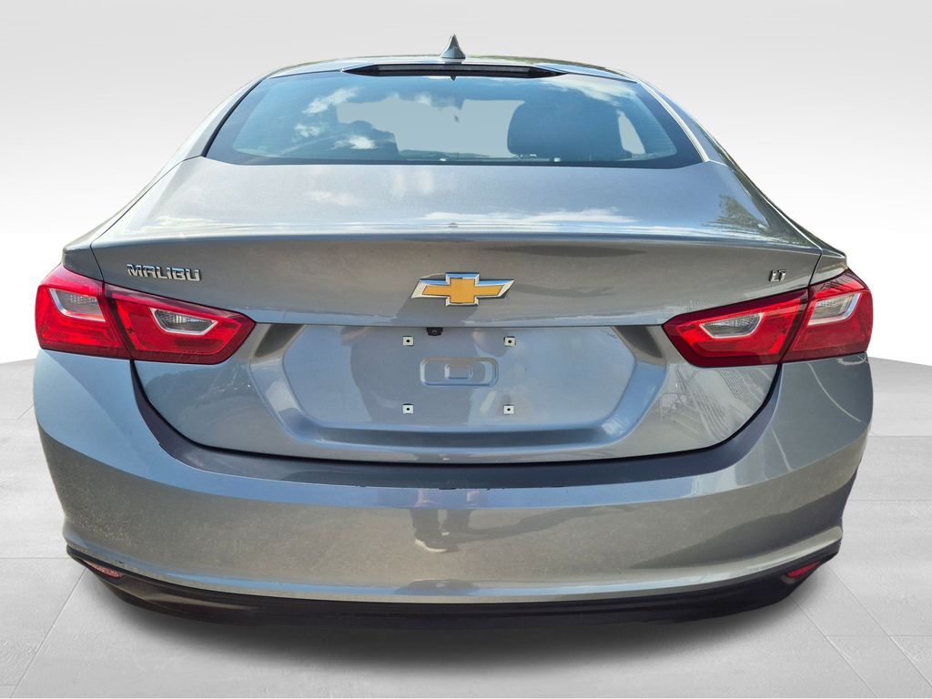 2023 Chevrolet Malibu 1LT photo 2