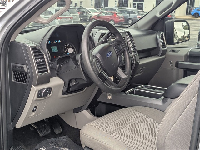 2020 Ford F-150 XLT photo 2
