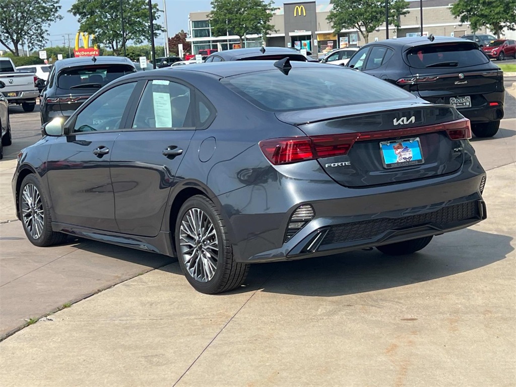 2022 Kia Forte GT-Line photo 4