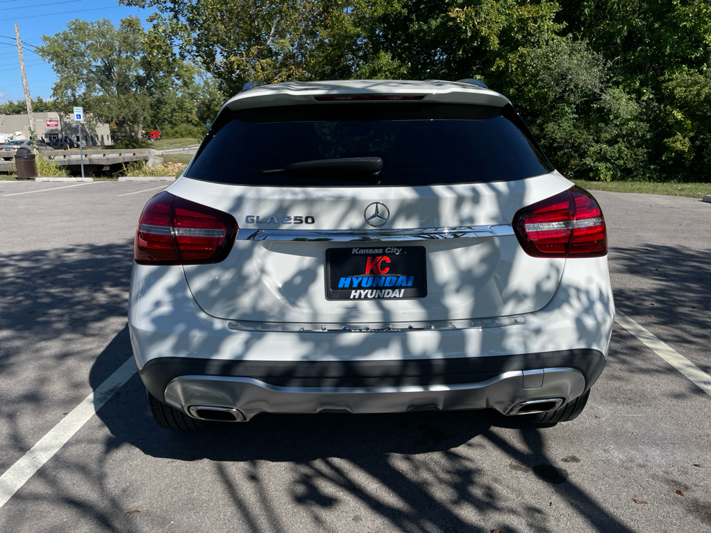 2020 Mercedes Benz GLA 250 photo 4