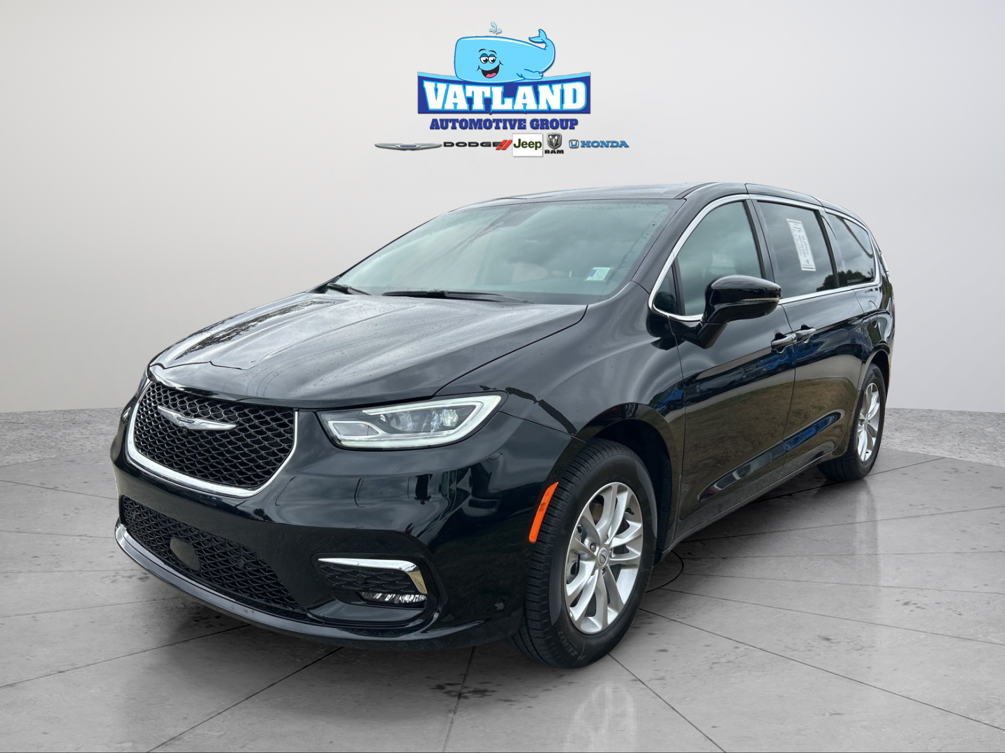 2026 Chrysler Pacifica Select's photo